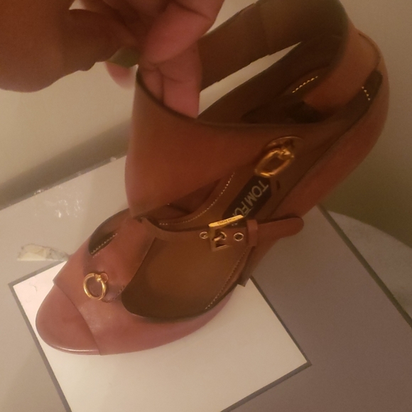 Shoes - Picture 4 of 7